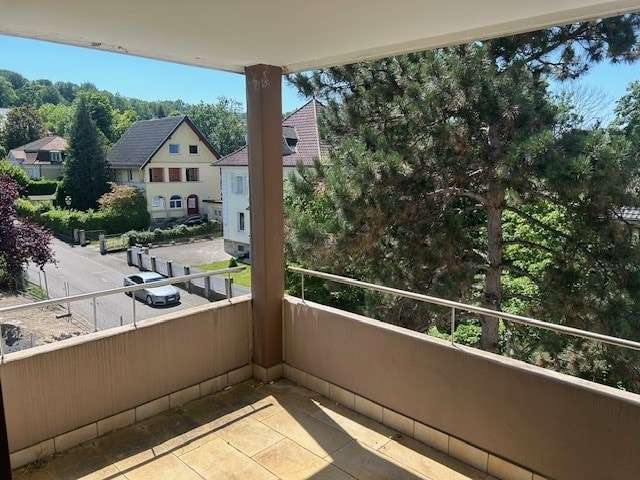 Aussicht Balkon Wohnzimmer - Etagenwohnung in 76532 Baden-Baden mit 91m² kaufen