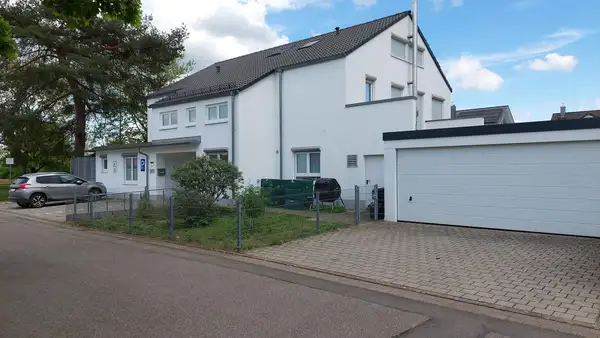 Freistehendes Einfamilienhaus mit Studio in Hügelsheim