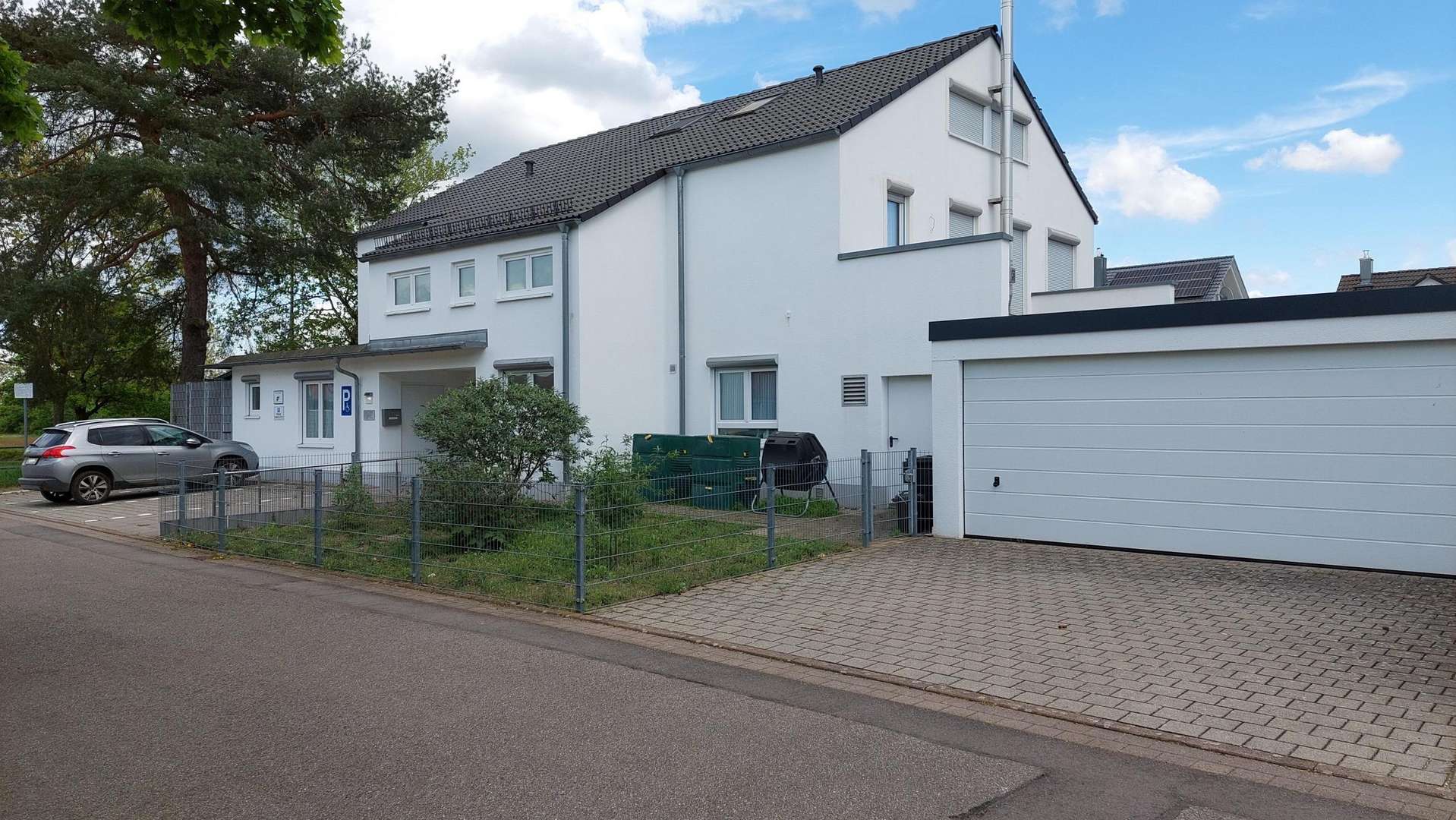 Ansicht - Einfamilienhaus in 76549 Hügelsheim mit 309m² kaufen