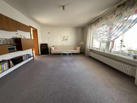 Großes Wohnzimmer - Einfamilienhaus in 77833 Ottersweier mit 263m² kaufen