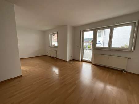 Wohn-Esszimmer Wohn-Esszimmer - Mehrfamilienhaus in 77830 Bühlertal mit 183m² kaufen