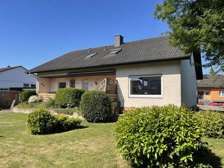 Hinteransicht - Zweifamilienhaus in 77815 Bühl mit 192m² kaufen