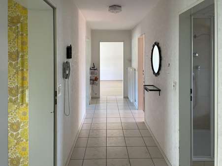 Flur EG - Zweifamilienhaus in 77815 Bühl mit 192m² kaufen