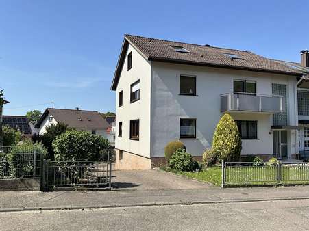 Ansicht Straßenseite - Zweifamilienhaus in 76534 Baden-Baden mit 176m² kaufen