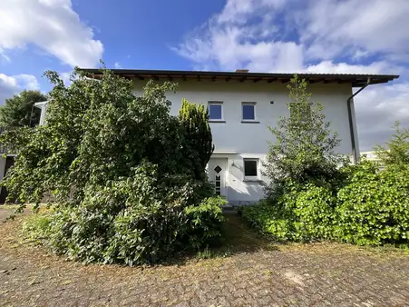 Einfamilienhaus mit großem Grundstück in Toplage 