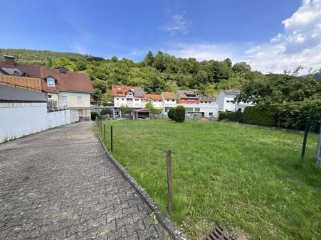Ansicht mit Zuweg Ansicht mit Zuweg - Grundstück in 77830 Bühlertal mit 612m² kaufen