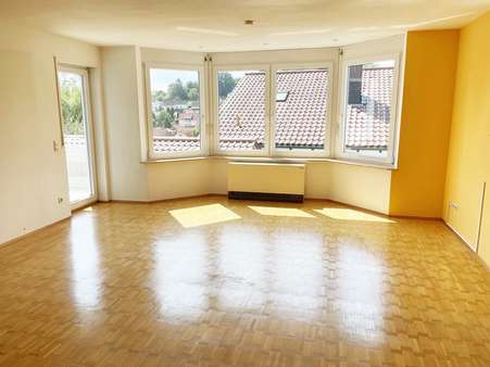 Wohnzimmer - Etagenwohnung in 74889 Sinsheim mit 112m² kaufen