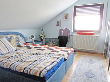 Schlafzimmer - Dachgeschosswohnung in 76669 Bad Schönborn mit 65m² kaufen