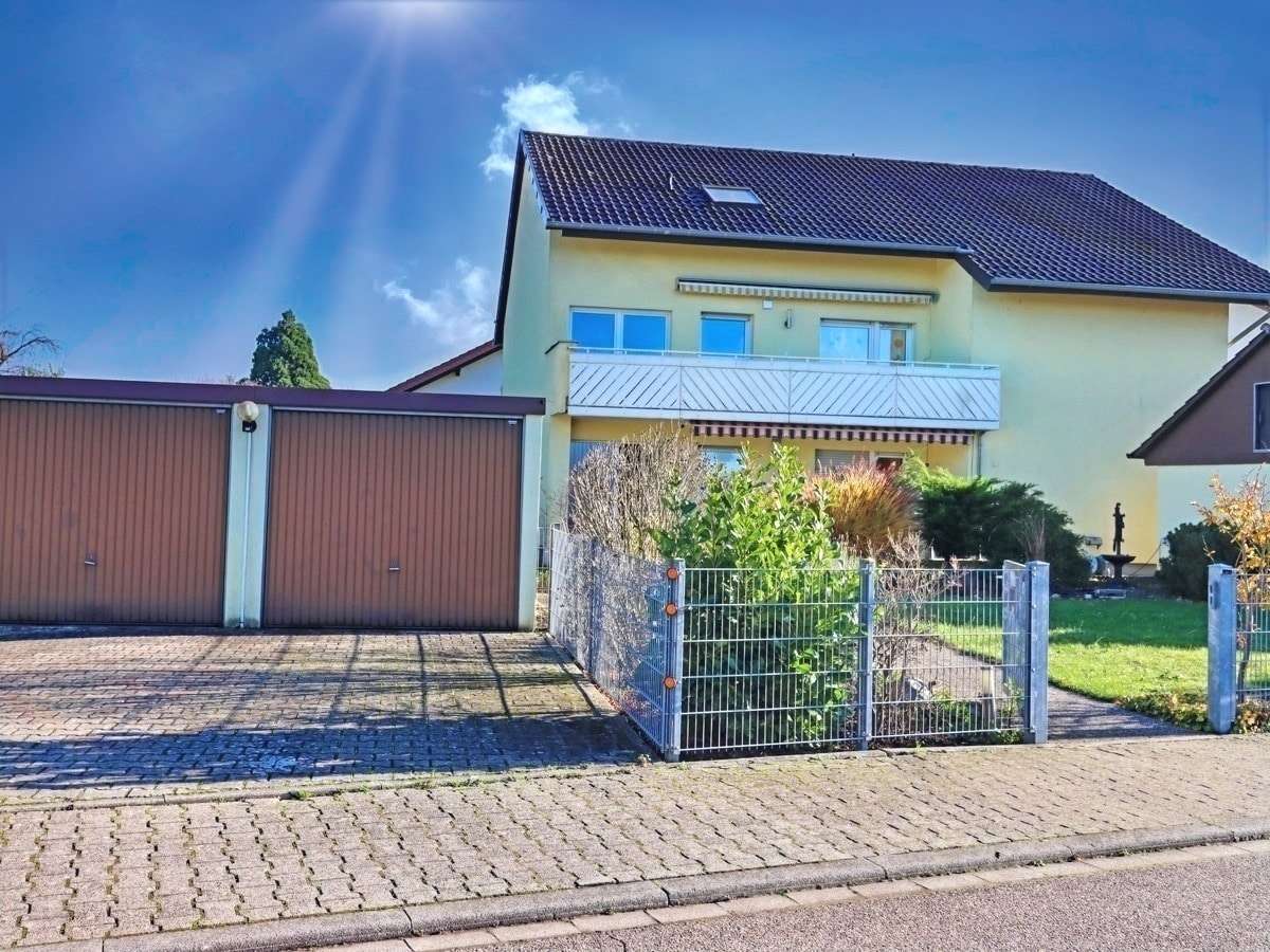 Vorderansicht - Zweifamilienhaus in 76669 Bad Schönborn mit 223m² kaufen