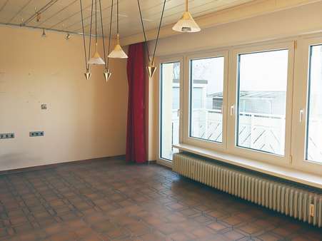 Wohnzimmer aktuell - Zweifamilienhaus in 76669 Bad Schönborn mit 223m² kaufen