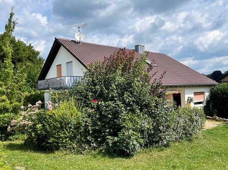 Gartenansicht - Einfamilienhaus in 74925 Epfenbach mit 152m² kaufen