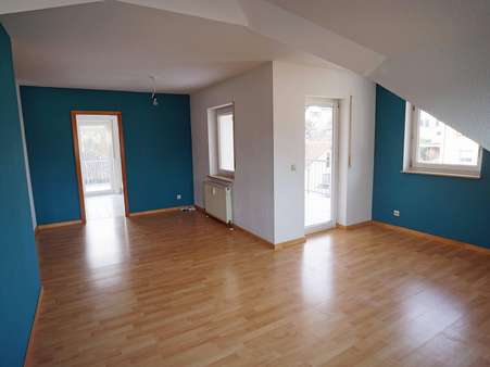 Wohnzimmer - Dachgeschosswohnung in 74918 Angelbachtal mit 94m² kaufen