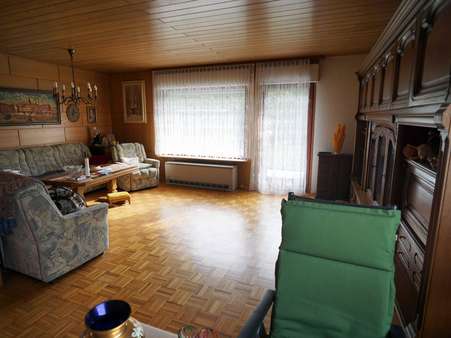Wohnzimmer - Einfamilienhaus in 74889 Sinsheim mit 119m² kaufen