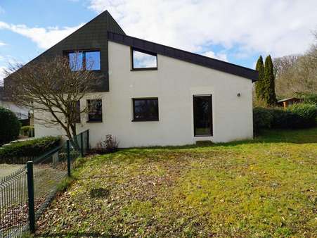 Seitenansicht - Zweifamilienhaus in 74906 Bad Rappenau mit 218m² kaufen