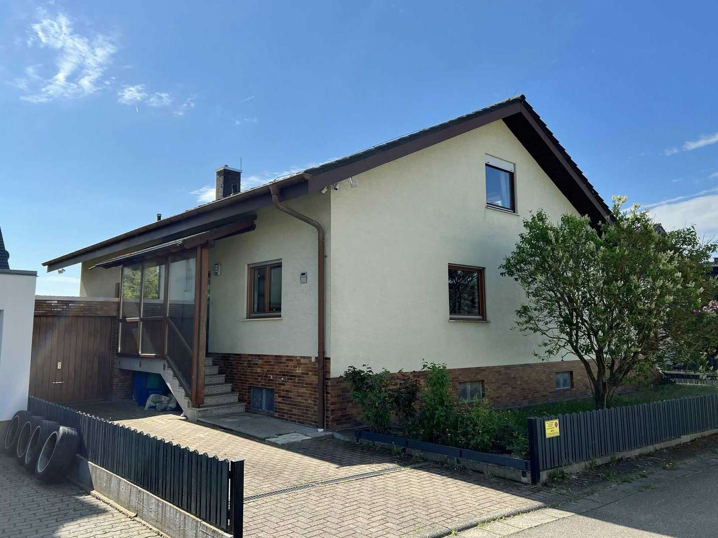 Straßenansicht - Einfamilienhaus in 74889 Sinsheim mit 156m² kaufen