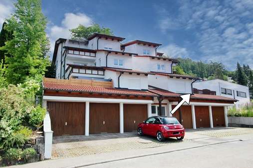 Strassenansicht von links - Etagenwohnung in 75438 Knittlingen mit 83m² kaufen