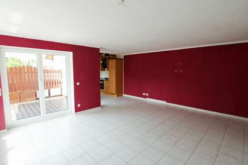 Wohnzimmer - Etagenwohnung in 75438 Knittlingen mit 83m² kaufen