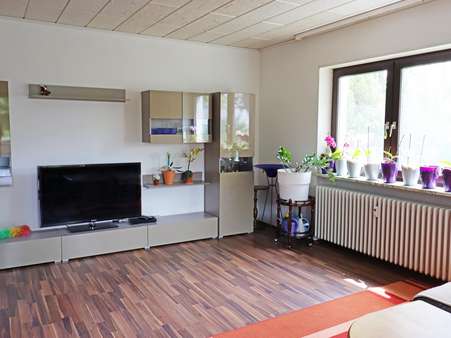 Wohnzimmer - Erdgeschosswohnung in 76669 Bad Schönborn mit 107m² kaufen