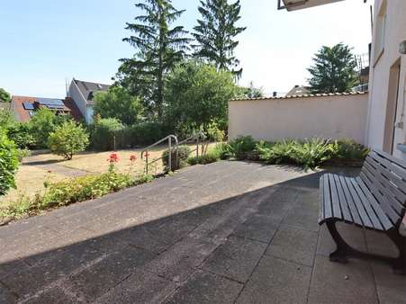Terrasse Terrasse - Zweifamilienhaus in 76646 Bruchsal mit 178m² kaufen