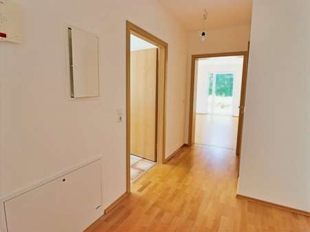 Flur Flur - Erdgeschosswohnung in 76669 Bad Schönborn mit 75m² kaufen