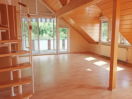 2-Zimmer-Dachgeschosswohnung in Östringen!