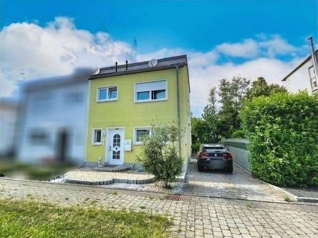 Blick auf die Doppelhaushälfte Blick auf die Doppelhaushälfte - Doppelhaushälfte in 76646 Bruchsal mit 161m² kaufen