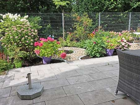 Terrasse und Garten Terrasse und Garten - Doppelhaushälfte in 76646 Bruchsal mit 161m² kaufen