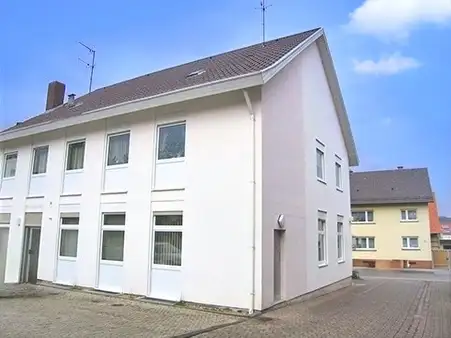 Wohn-und Geschäftshaus im Zentrum von Zeutern!