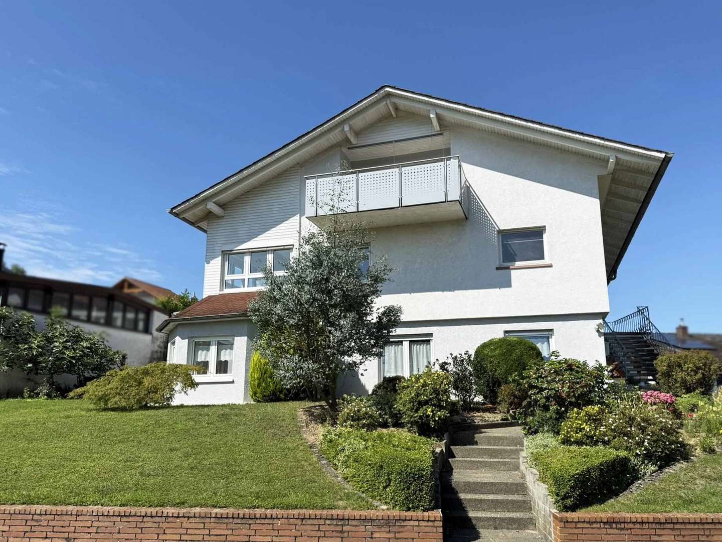 Straßenansicht Straßenansicht - Mehrfamilienhaus in 74889 Sinsheim mit 276m² kaufen