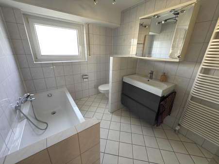Badezimmer UG Badezimmer UG - Mehrfamilienhaus in 74889 Sinsheim mit 276m² kaufen