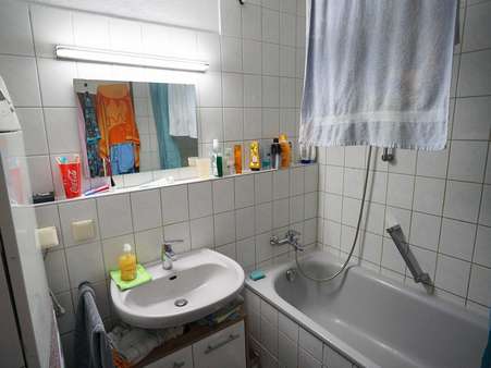 Badezimmer Badezimmer - Etagenwohnung in 74889 Sinsheim mit 74m² kaufen