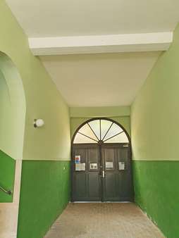 Hofeinfahrt Hofeinfahrt - Mehrfamilienhaus in 76646 Bruchsal mit 489m² kaufen