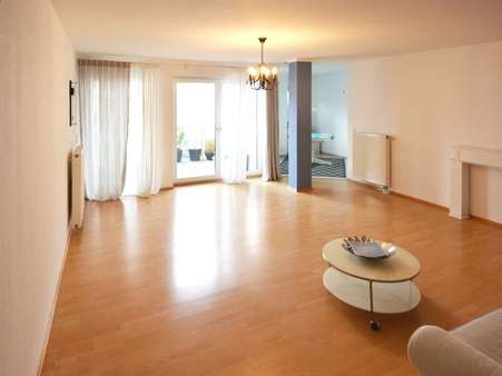 Wohnzimmer - Maisonette-Wohnung in 64625 Bensheim mit 96m² kaufen
