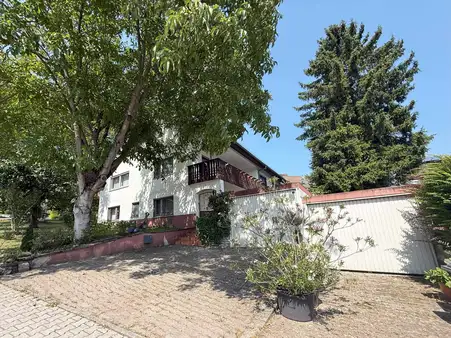 Einfamilienhaus mit Einliegerwohnung in Sinsheim, OT Reihen!