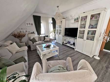 Wohnbereich - Dachgeschosswohnung in 74889 Sinsheim mit 112m² kaufen