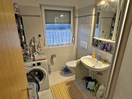 Badezimmer Badezimmer - Etagenwohnung in 74889 Sinsheim mit 111m² kaufen