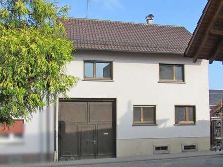 Blick auf das Haus - Einfamilienhaus in 76698 Ubstadt-Weiher mit 135m² kaufen