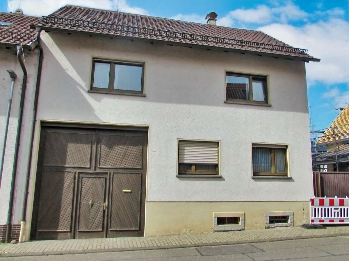 Blick auf das Haus - Einfamilienhaus in 76698 Ubstadt-Weiher mit 135m² kaufen