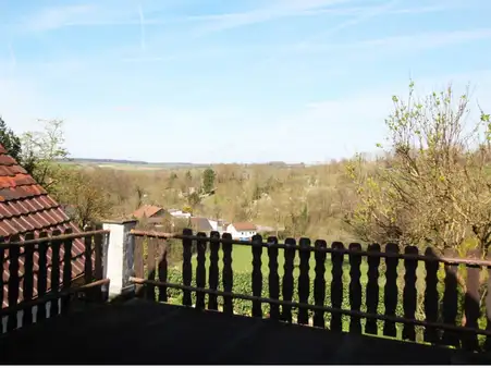 Einfamilienhaus mit Nebengebäude in Gochsheim!