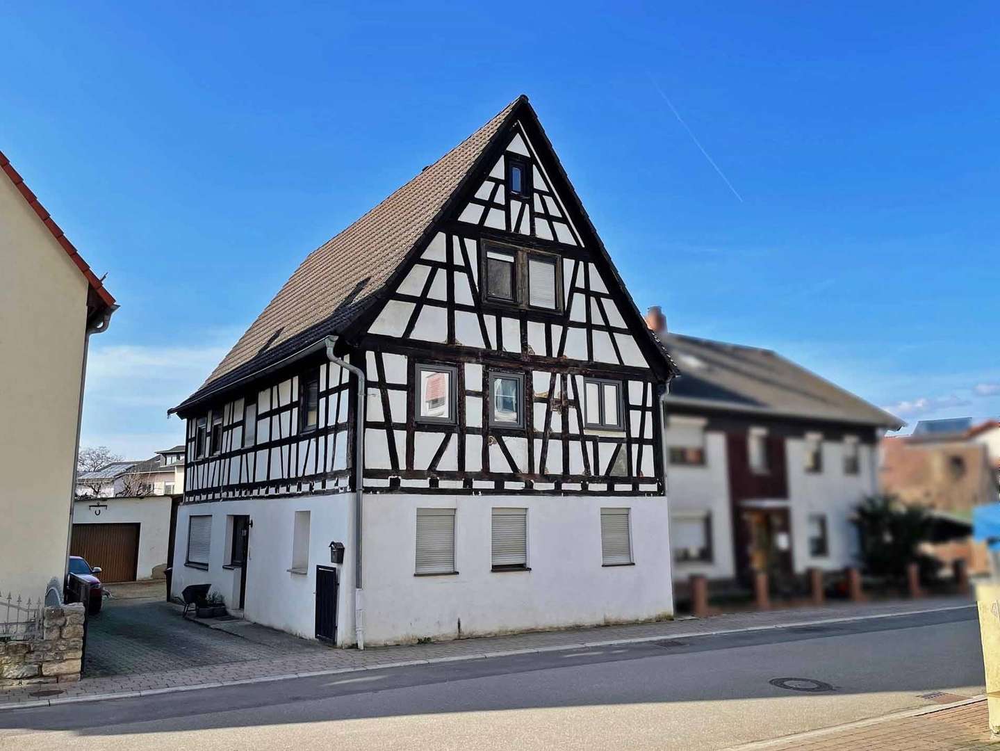 Straßenansicht - Einfamilienhaus in 74939 Zuzenhausen mit 200m² kaufen