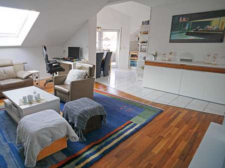 Wohnzimmer - Dachgeschosswohnung in 74906 Bad Rappenau mit 84m² kaufen