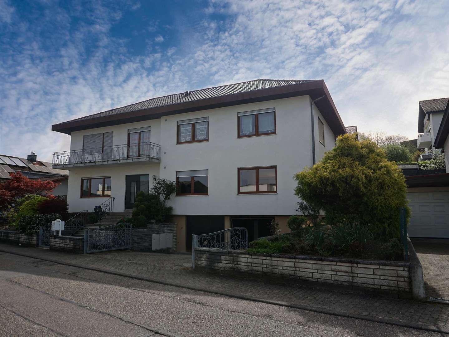 Straßenansicht - Zweifamilienhaus in 74906 Bad Rappenau mit 313m² kaufen