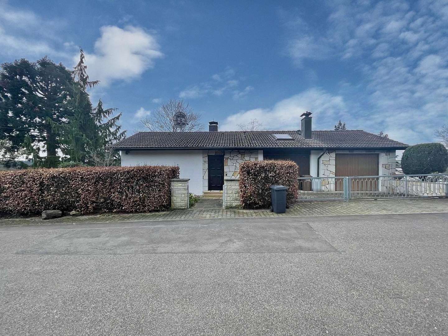 Straßenansicht - Einfamilienhaus in 74906 Bad Rappenau mit 87m² kaufen