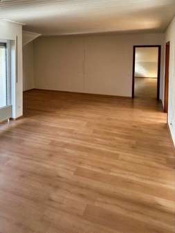 Wohnzimmer Wohnzimmer - Etagenwohnung in 76684 Östringen mit 95m² mieten