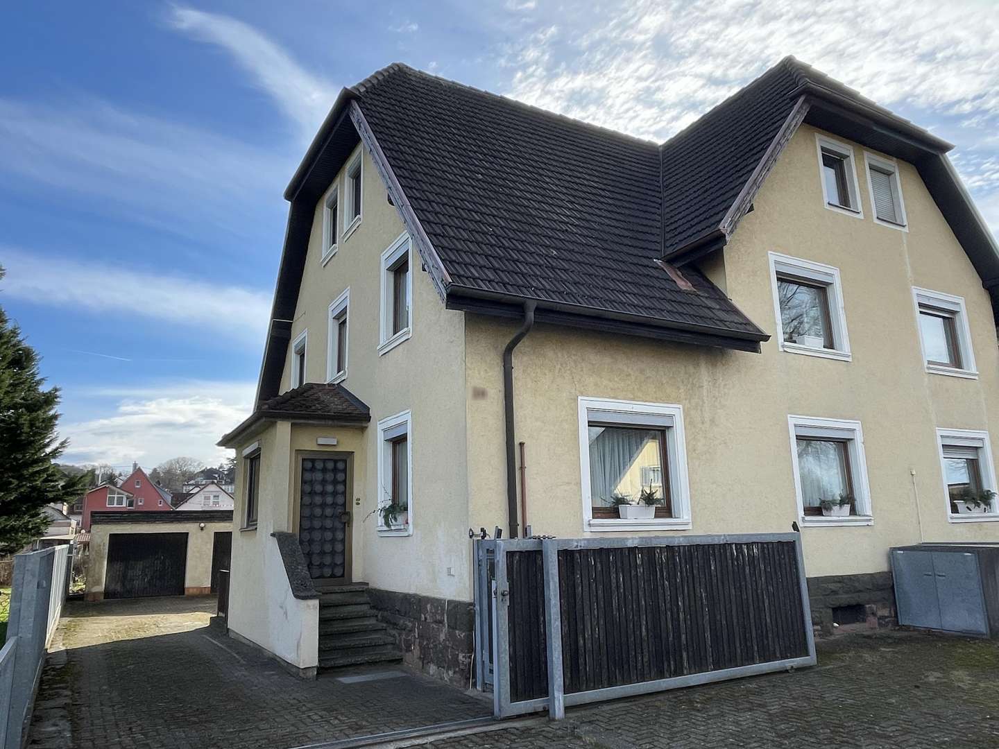 Straßenansicht - Doppelhaushälfte in 77933 Lahr mit 190m² kaufen