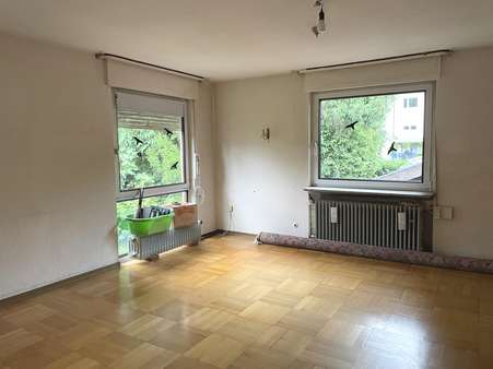 Wohnzimmer - Reihenendhaus in 77652 Offenburg mit 145m² kaufen