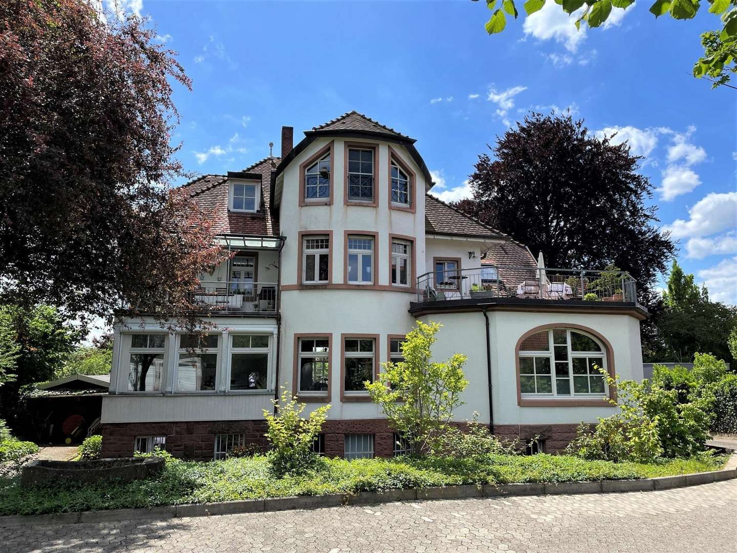 Hausansicht Hausansicht - Dachgeschosswohnung in 77654 Offenburg mit 81m² kaufen