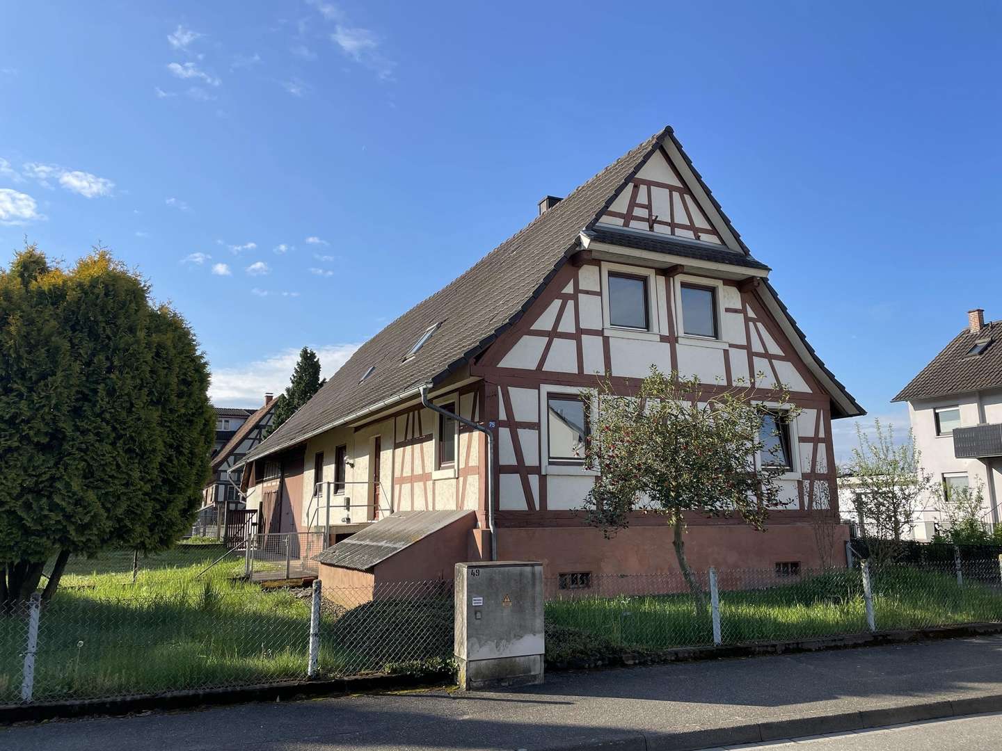 Außenansicht Außenansicht - Einfamilienhaus in 77652 Offenburg mit 115m² kaufen