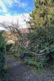 Treppen zum Hauseingang - Mehrfamilienhaus in 77736 Zell mit 361m² kaufen
