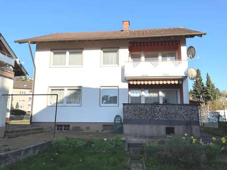 Rückansicht vom Haus - Zweifamilienhaus in 77955 Ettenheim mit 135m² als Kapitalanlage kaufen